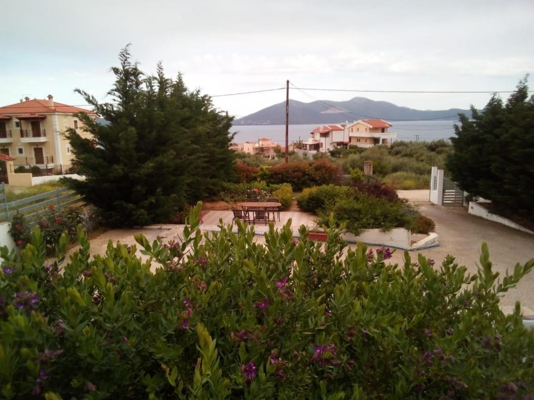 Aliveri Flat With Sea View Екстер'єр фото